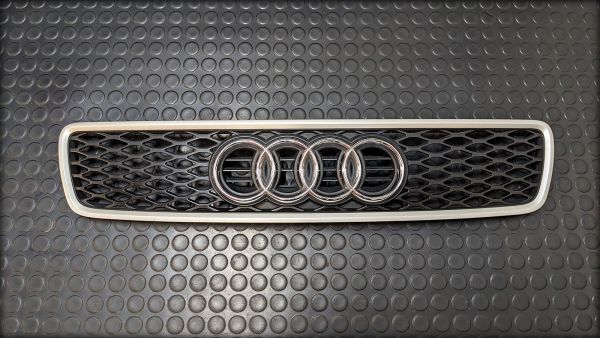 RS4 Biturbo Kühlergrill