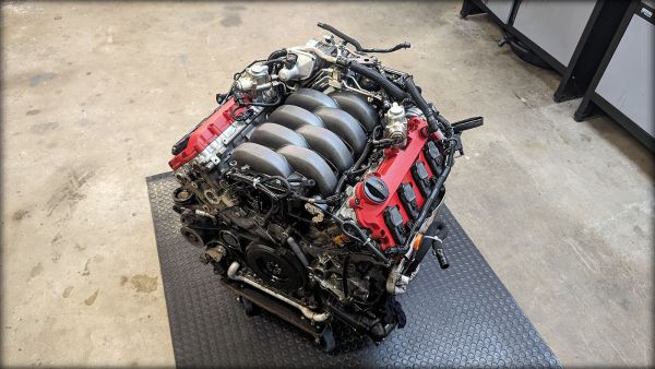 RS4 B7 Motor mit Anbauteilen