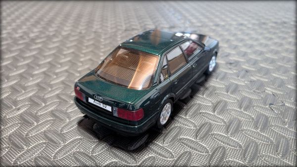 Audi S2 Limousine 1:18