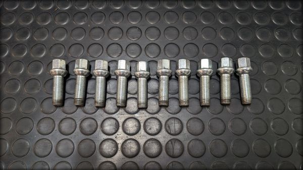 TT 8N 10 Stück längere Radschrauben für Spurplatten 10mm