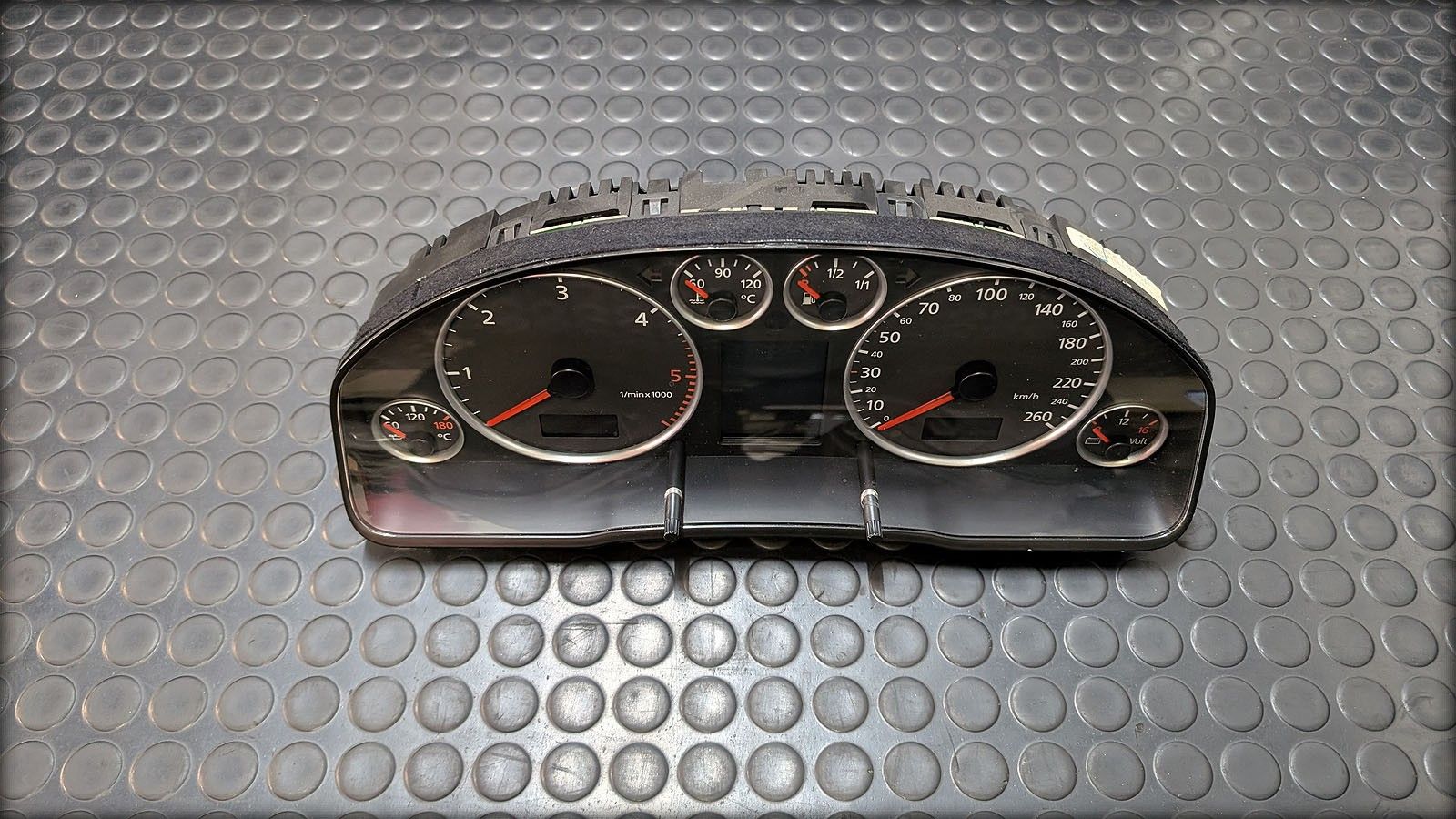 A6 C5 Allroad 2.5l TDI Tacho Kombiinstrument Handschalter