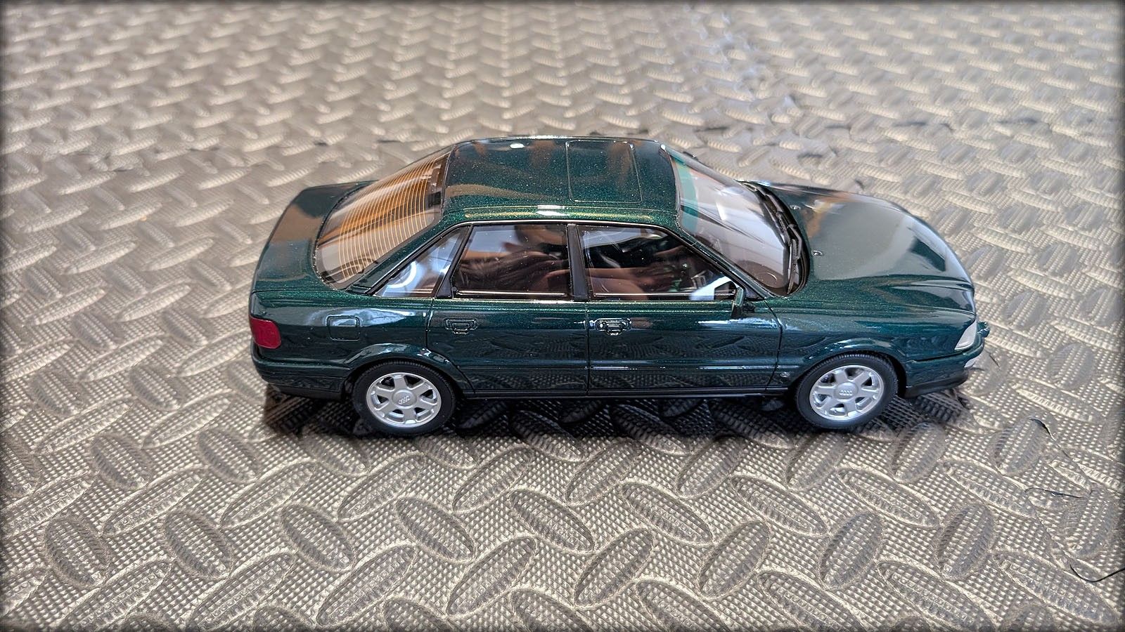 Audi S2 Limousine 1:18